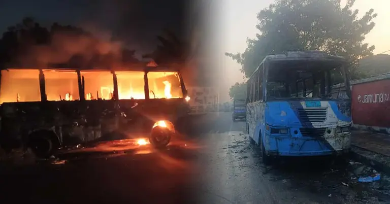 আগুনে পুড়ে যাওয়া মিনিবাস